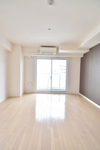 大阪市都島区中野町４丁目の賃貸マンションの居間・リビング