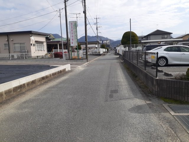 宇城市小川町江頭の売地の前面道路含む現地写真|東側道路