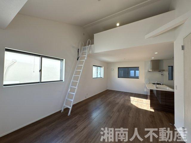 茅ヶ崎市浜之郷1期　新築一戸建て　全2棟の居間・リビング|ゆったりとしたリビングです