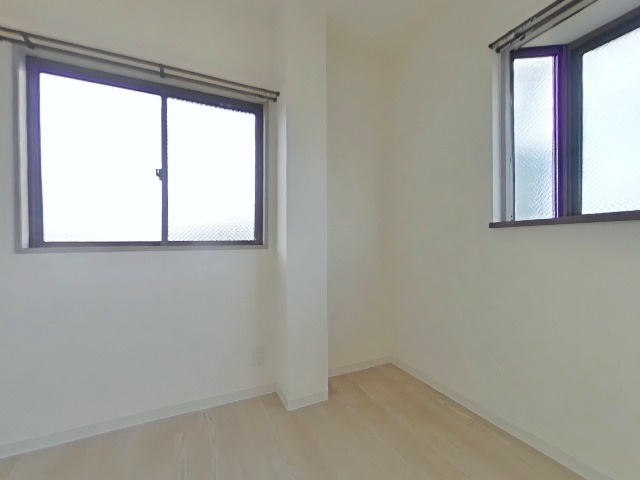 コムディッソオリオの洋室|南西側