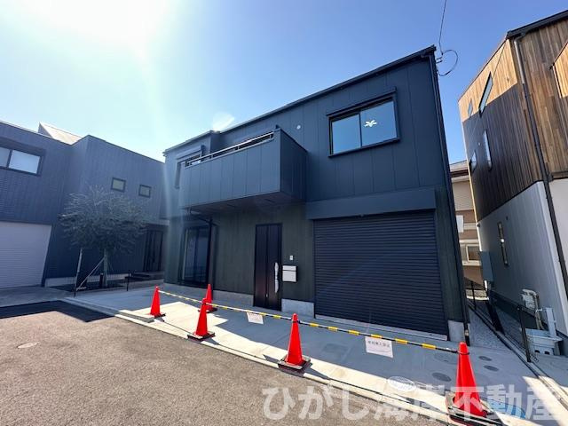 茅ヶ崎市下町屋2丁目　新築戸建　全２棟の前面道路含む現地写真|現地外観