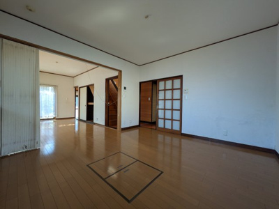 【居間・リビング】 | 成田市大袋中古戸建 | 居間です