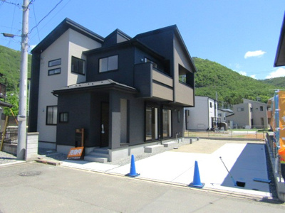 【駐車場】 | ブルーミングガーデン甲府市羽黒町1棟　1号棟 | カースペースがあります