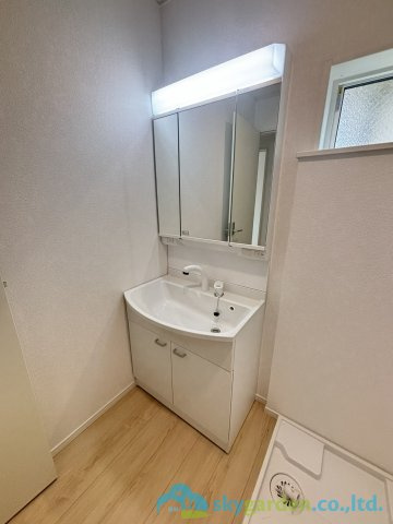 平塚市田村第48　新築戸建　全2棟1号棟の独立洗面台