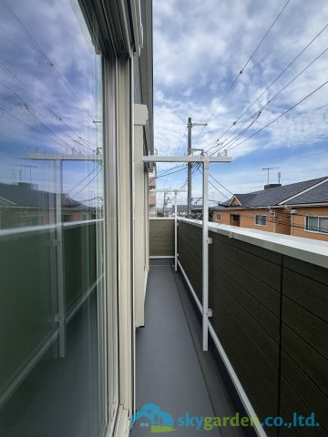 平塚市田村第48　新築戸建　全2棟1号棟のバルコニー