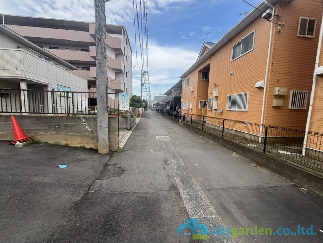 平塚市田村第48　新築戸建　全2棟1号棟の前面道路含む現地写真