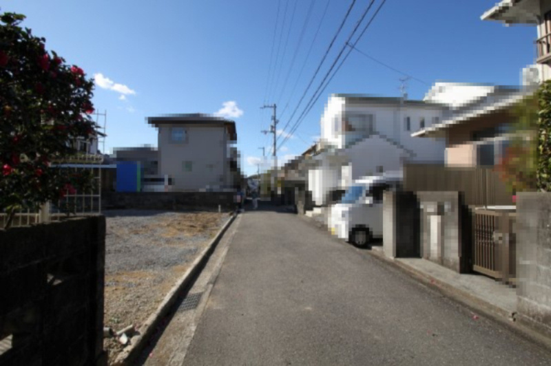 福井東町　新築戸建　2号棟　（全2区画）の前面道路含む現地写真|前面道路　北側　幅4.2ｍ　公道　接面8.2ｍ