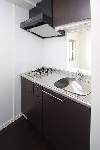 新品家具付きマンション大橋8(KaGood福岡)のキッチン|コンパクトなキッチンで掃除もラクラク