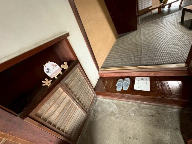 伏木本町戸建ての玄関|落ち着いた玄関です