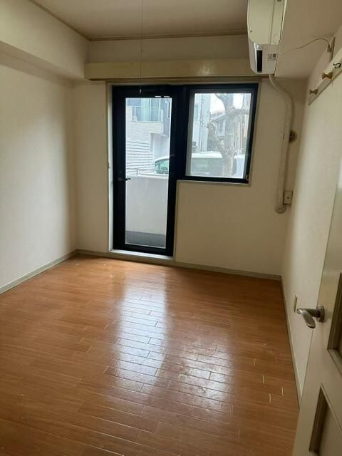 コンチネンタルハイツ医学部前の洋室