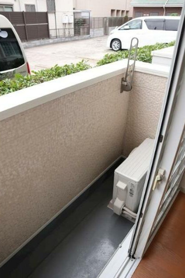 杉並区堀ノ内２丁目のアパートのバルコニー