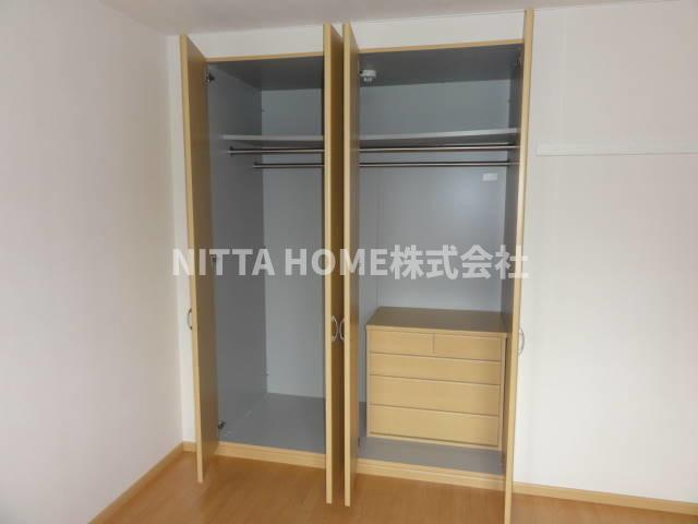 豊岡市高屋の賃貸マンションの収納|各洋室に収納が付いています!(^^)!