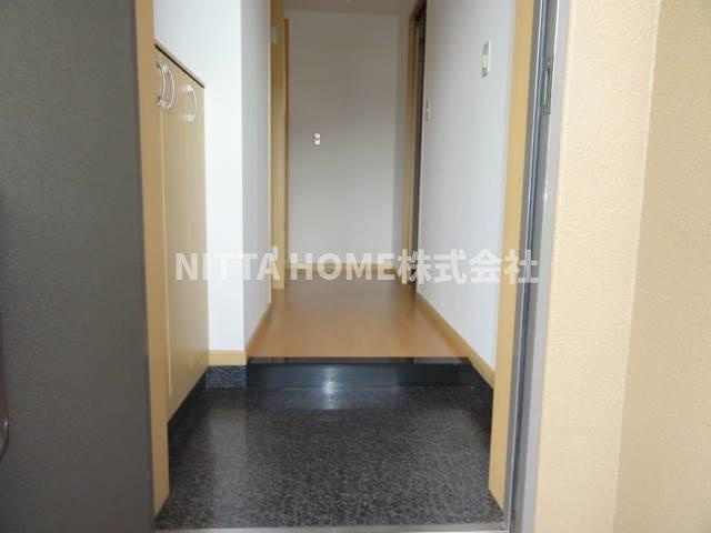 豊岡市高屋の賃貸マンションの玄関|十分なスペースの玄関です◆