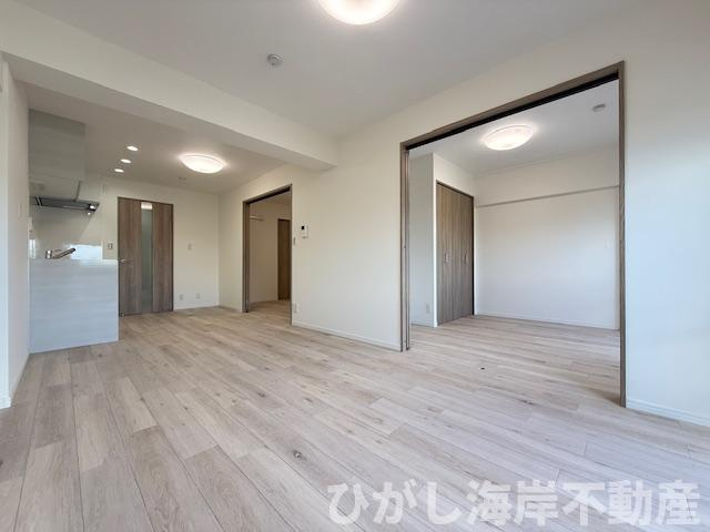 シーサイドパレス平塚の居間・リビング|新規リフォーム完了！　10.9帖　LDK