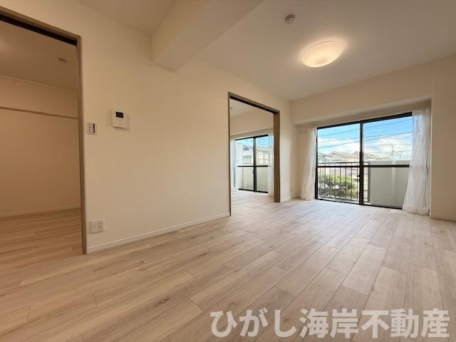 シーサイドパレス平塚の居間・リビング|新規リフォーム完了！　10.9帖　LDK