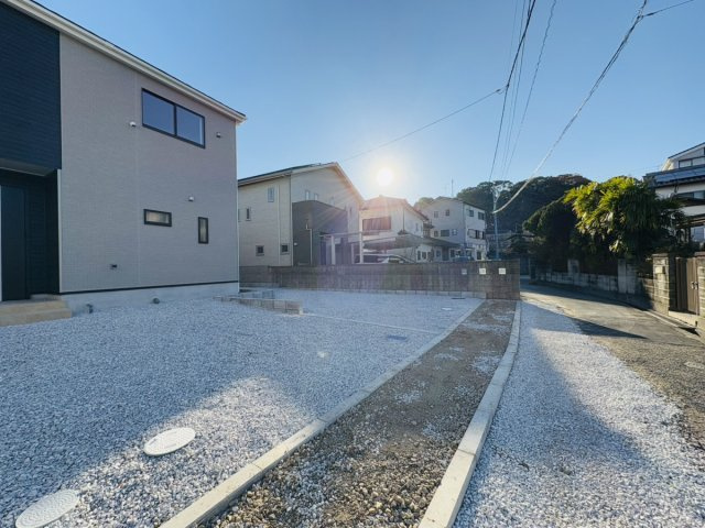 高知市前里2号棟の前面道路含む現地写真