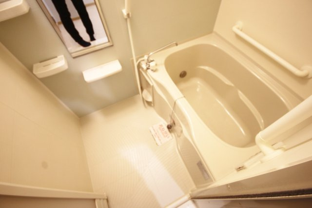 ガーデンヒル宝塚の浴室|日々の疲れを癒すお風呂付です