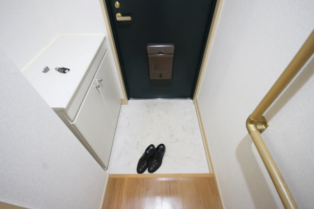 ガーデンヒル宝塚の玄関|ゆったりとした玄関です