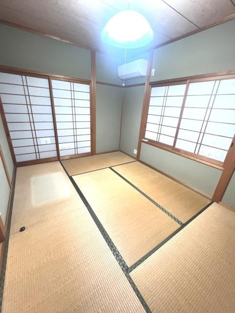 平岡町一色戸建のその他