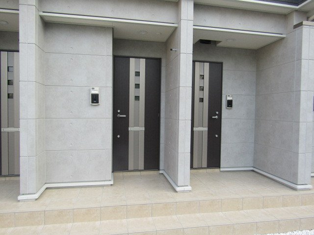 コンフォートⅤのエントランス|ゆとりのあるエントランスです