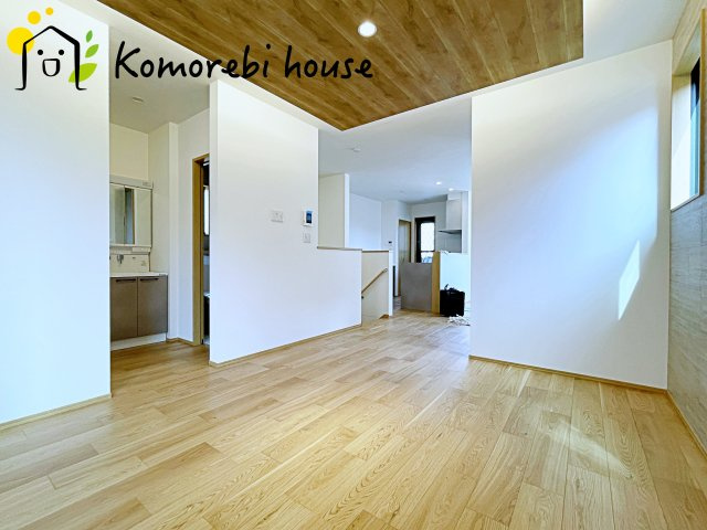 さいたま市北区宮原町2丁目　新築一戸建て　01の居間・リビング|おしゃれなリビングです