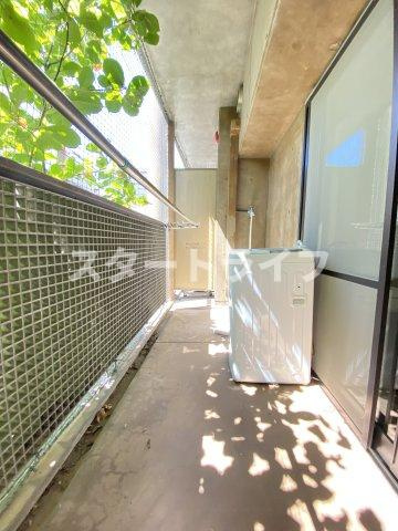 大阪市淀川区宮原１丁目の賃貸マンションのバルコニー