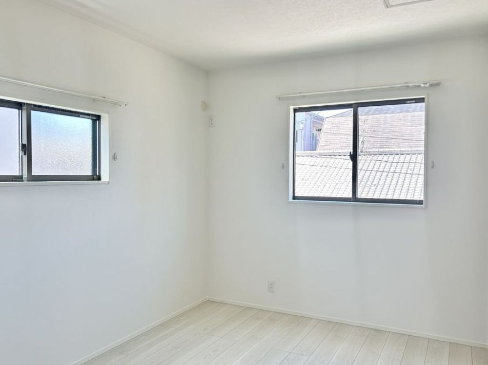 香南市野市町西野　新築一戸建て⑧の洋室|明るく爽やかな洋室は、子ども部屋にもぴったりです。