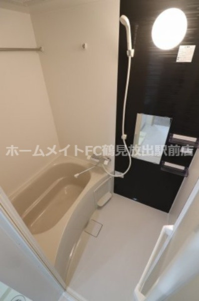 大阪市鶴見区今津中１丁目のアパートの浴室