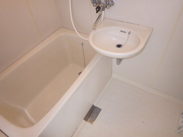 セブンハイツの内装|明るい色調の室内です