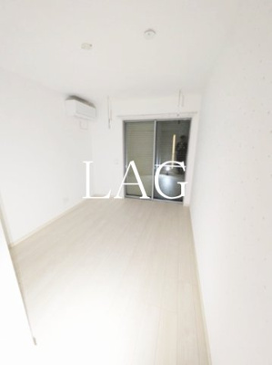 【居間・リビング】 | シャトーニイクラ | 洋室のお部屋です。