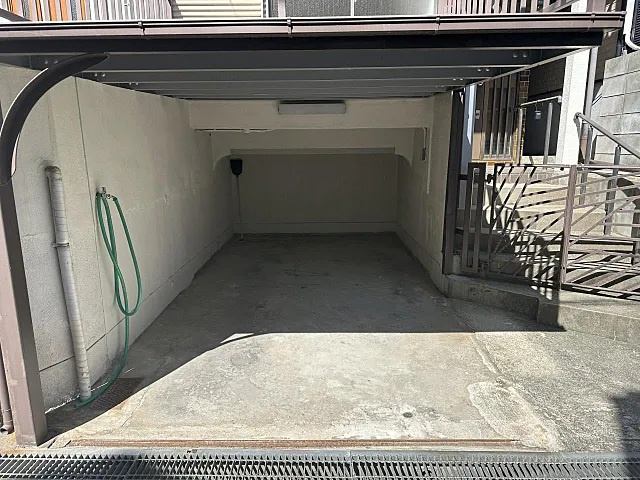天城通2丁目貸家の駐車場