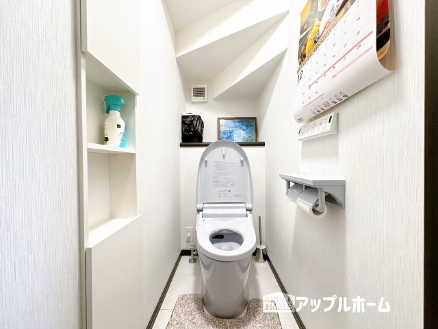 【中古住宅】足利市掘込町 二世帯住宅のトイレ