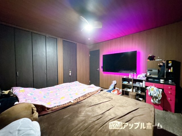 【中古住宅】足利市掘込町 二世帯住宅の洋室