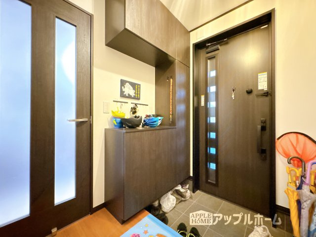 【中古住宅】足利市掘込町 二世帯住宅の玄関