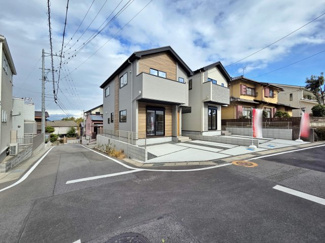 【前面道路含む現地写真】