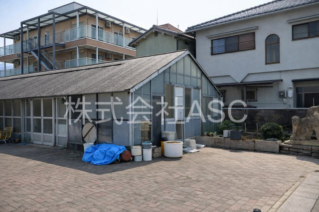 郡川貸倉庫の洋室