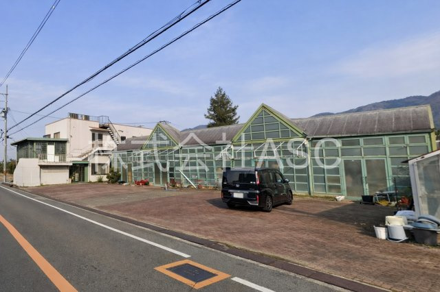 郡川貸倉庫の周辺