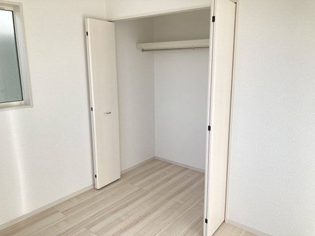 グラファーレ前橋市昭和町　1号棟の収納|２階洋室2収納です