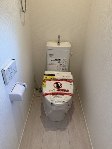 グラファーレ前橋市昭和町　1号棟のトイレ|2階トイレです。清潔感のある白を基調としています。