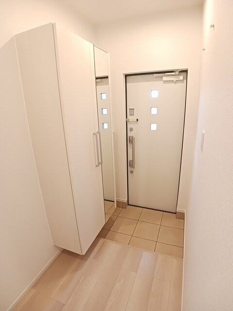 メゾン・レゾナンスⅠの玄関