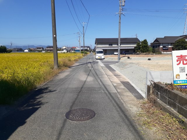 宇城市小川町川尻の売地の前面道路含む現地写真|西側道路