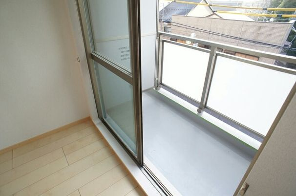 エミナンス川口のバルコニー|別号室の参考写真です。