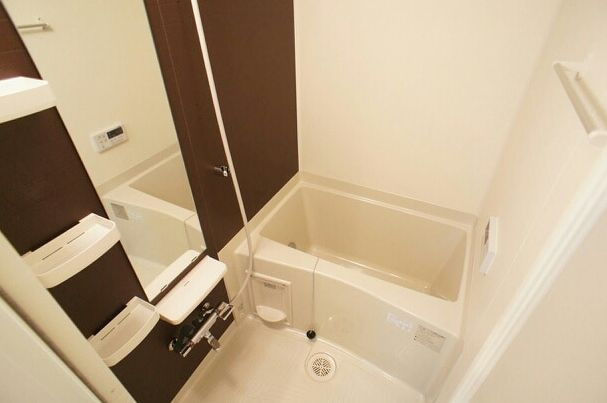 エミナンス川口の浴室|別号室の参考写真です。