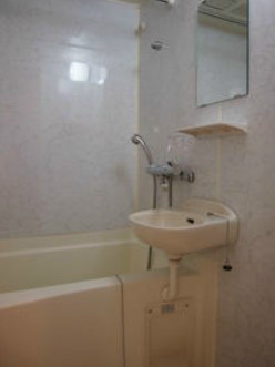 ルーブル中野富士見町弐番館の浴室