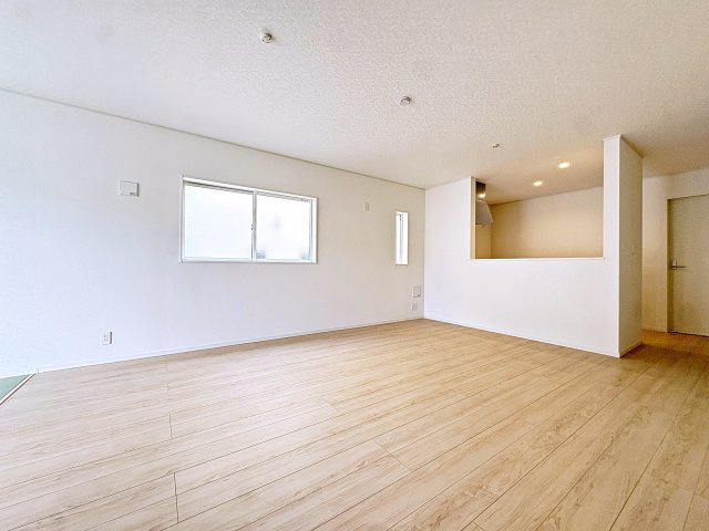 新築戸建・新築建売　郡山市富田町第21　小山田小・第六中のキッチン|キッチンはカウンターになっているのでリビング全体を見渡すことができます！