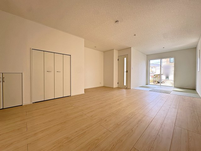 新築戸建・新築建売　郡山市富田町第21　小山田小・第六中の洋室|画像はバーチャルホームステージングの加工による演出で、実際の家具は付きません。