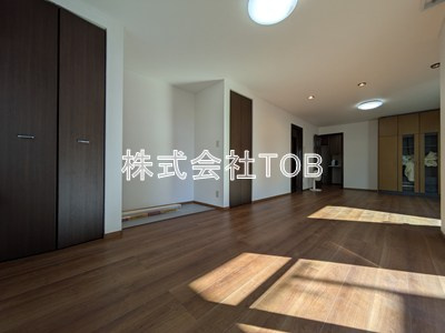 【居間・リビング】 | 三鷹市大沢5丁目一戸建-普通借家2年- | 23帖