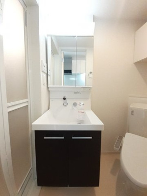 【洗面所】 | エメ・フルール | ゆったりとスペースのある洗面所