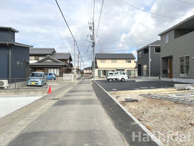碧南市神有町第2　新築一戸建＜2号棟＞の前面道路含む現地写真
