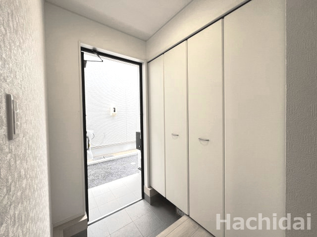 碧南市神有町第2　新築一戸建＜3号棟＞の玄関